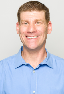 Adam Siegel headshot