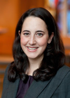 Rabbi Annie Lewis headshot
