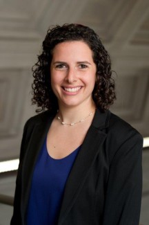 Rabbi Ariella Rosen headshot