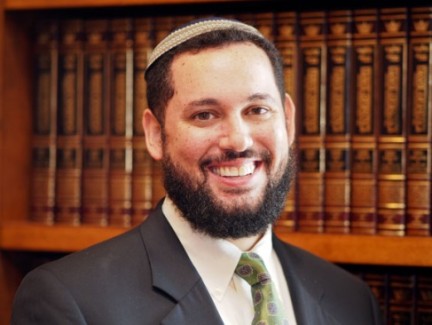 Rabbi Uri Topolosky headshot