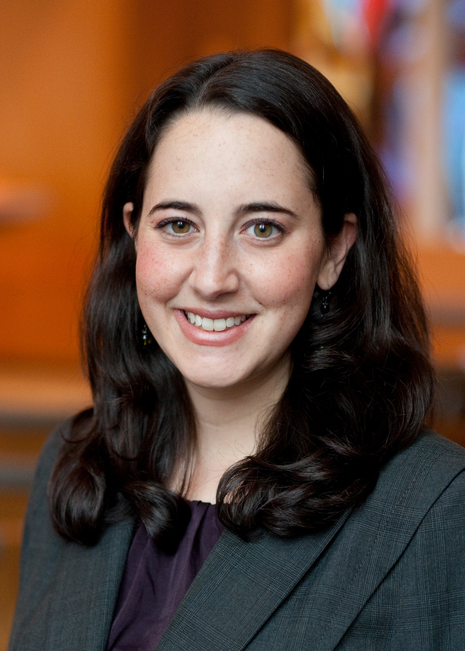 Rabbi Annie Lewis headshot